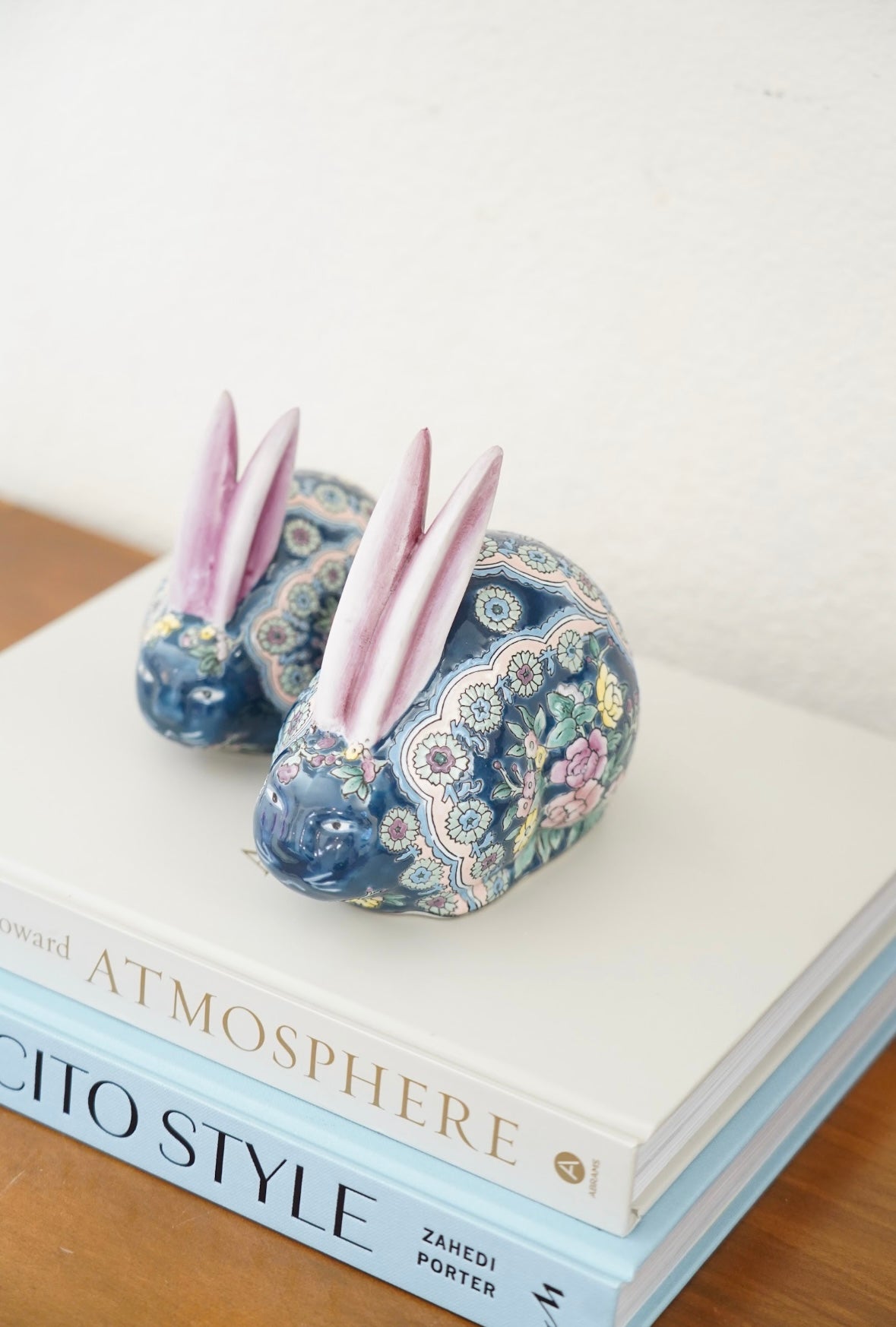 PAIR OF VINTAGE PORCELAIN CHINESE RABBITS