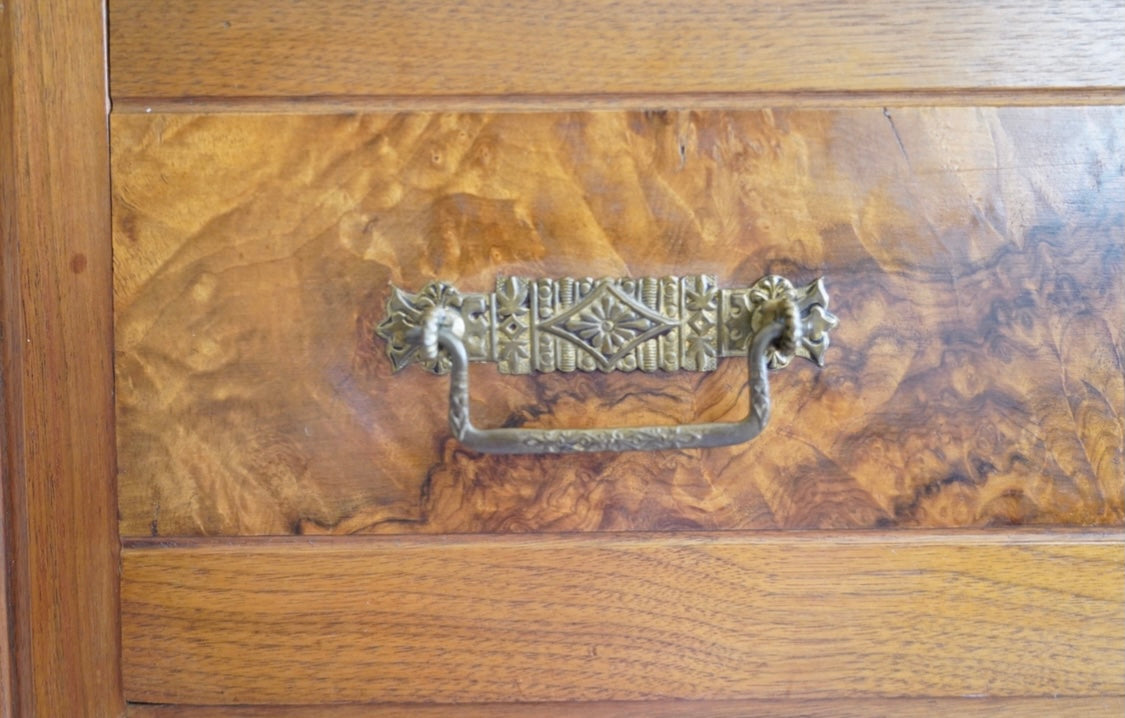 VINTAGE WALNUT CHEST OF DRAWERS WITH BURL WOOD