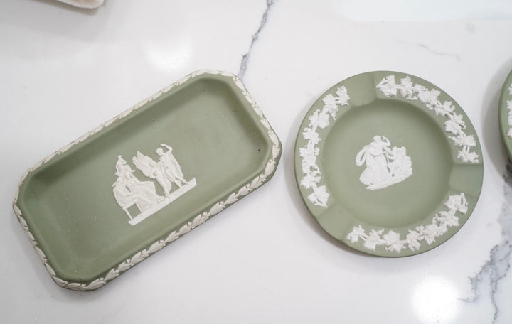 VINTAGE WEDGWOOD JASPERWARE GREEN ASHTRAY