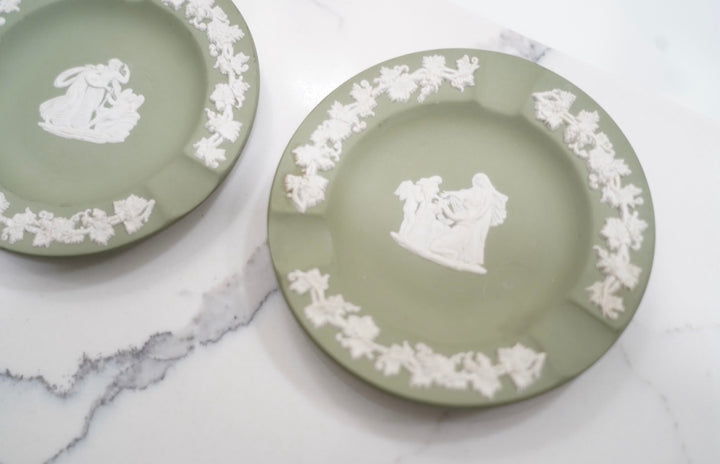 VINTAGE WEDGWOOD JASPERWARE GREEN ASHTRAY