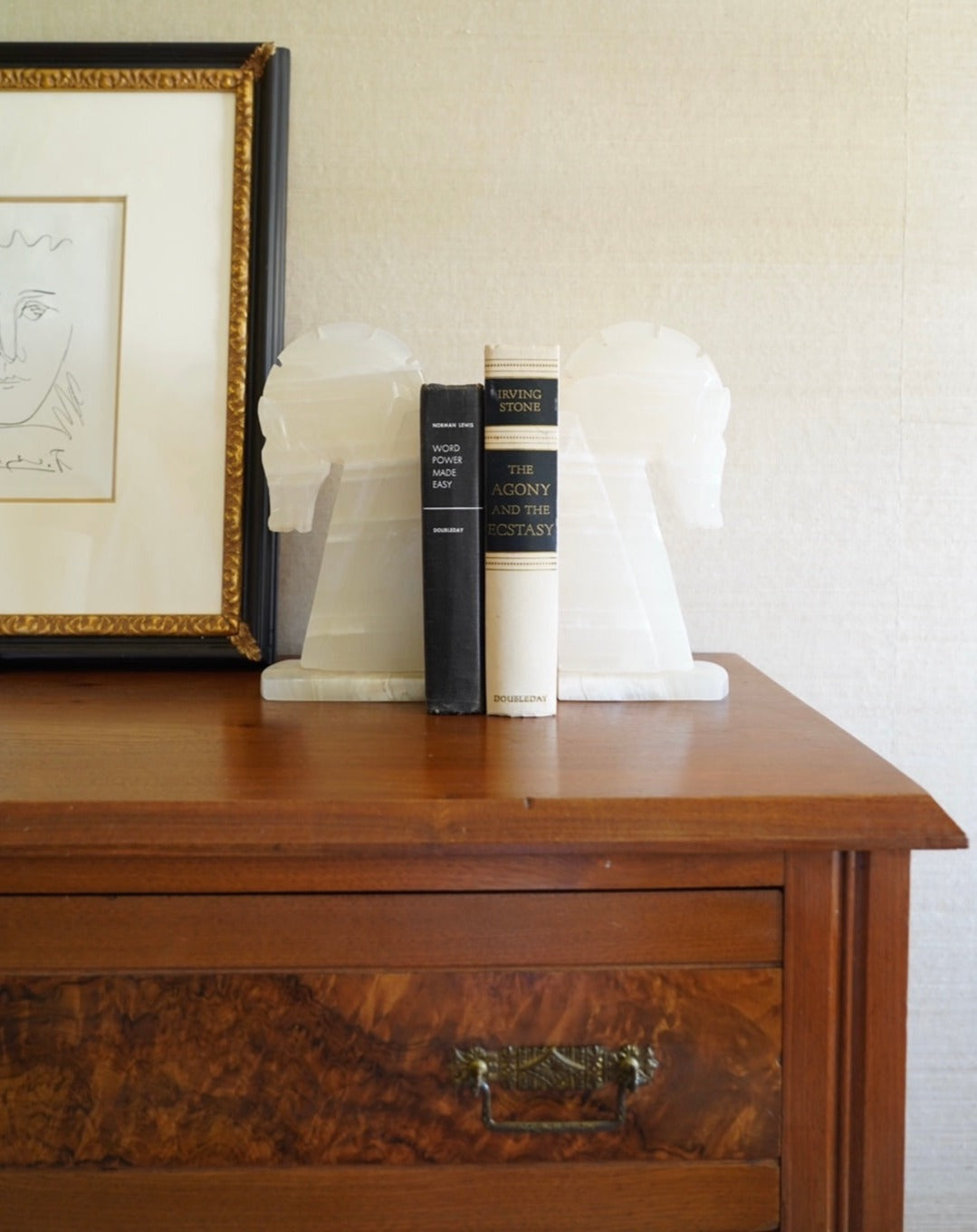 VINTAGE WALNUT CHEST OF DRAWERS WITH BURL WOOD