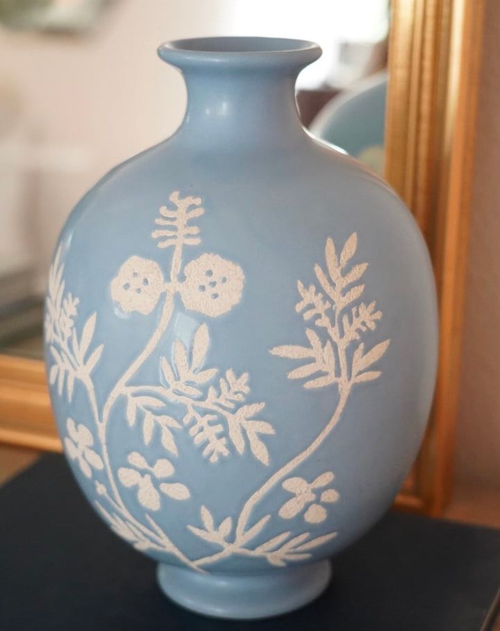 VINTAGE BLUE JASPERWARE STYLE VASE