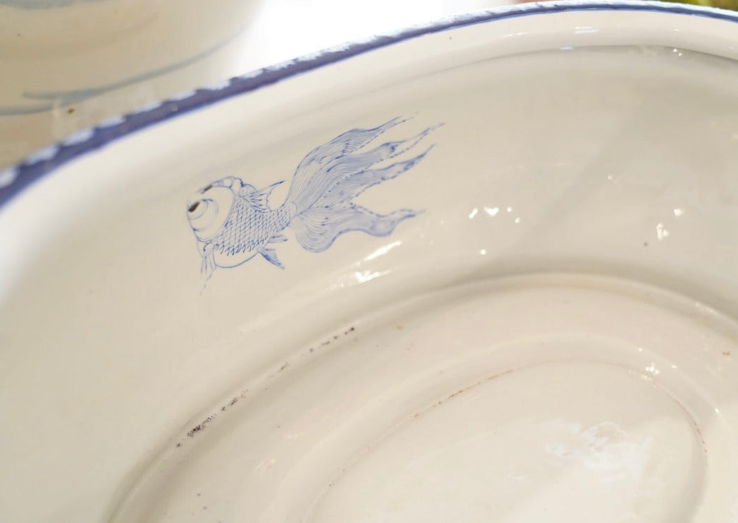 CHINESE PORCELAIN FOOT BATH WITH FLORAL MOTIF