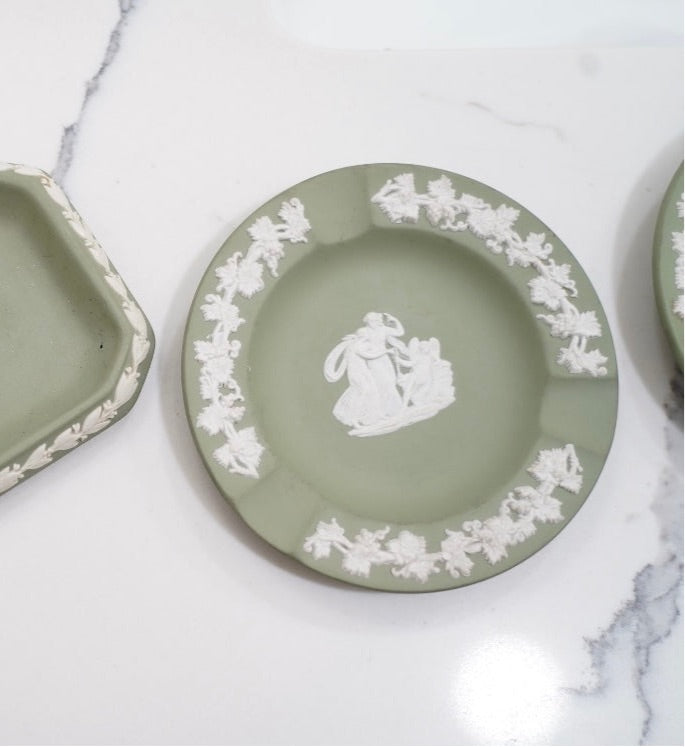 VINTAGE WEDGWOOD JASPERWARE GREEN ASHTRAY