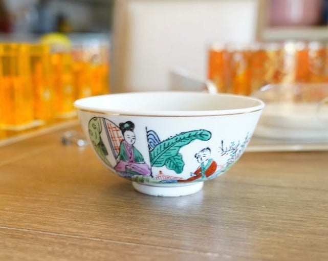 VINTAGE SMALL CHINESE GEISHA BOWL