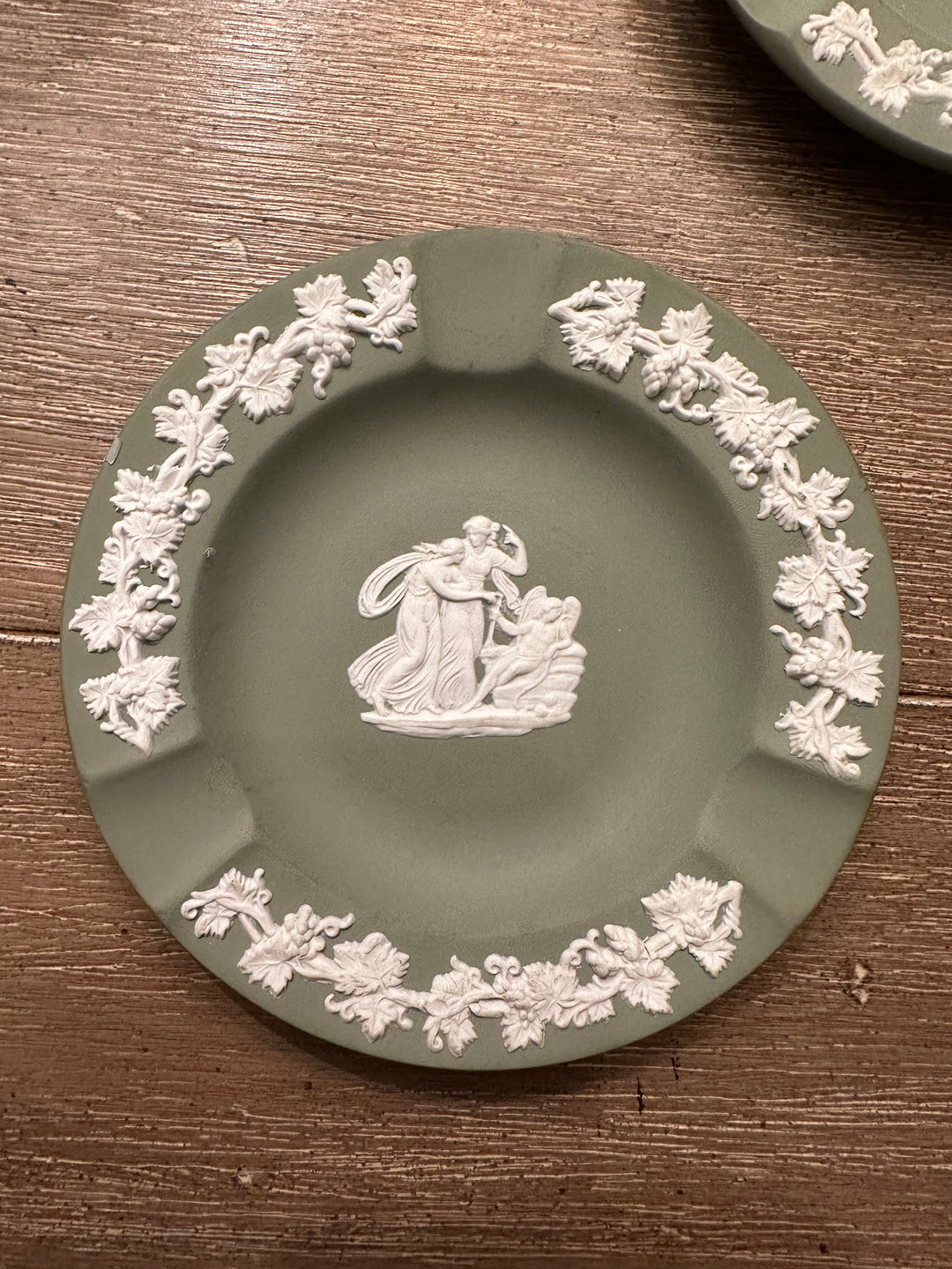 VINTAGE WEDGWOOD JASPERWARE GREEN ASHTRAY