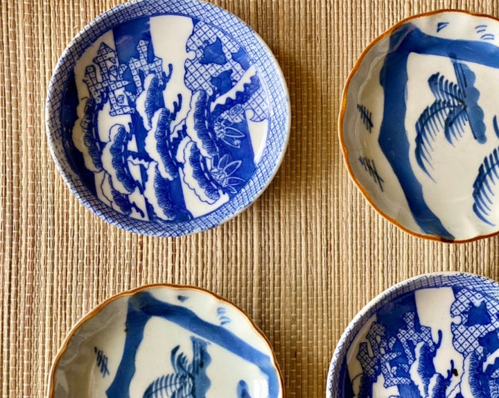 VINTAGE MINIATURE CHINESE BOWLS